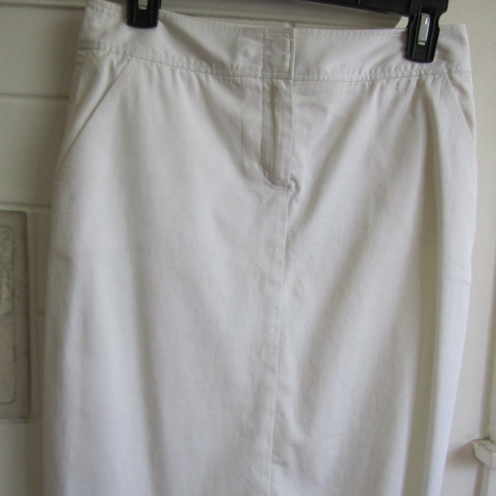 BCBG MAXAZRIA WHITE SUIT SKIRT 0